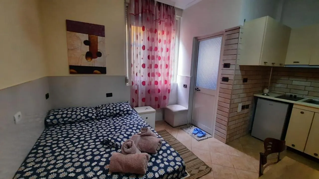 Lovely And Quite Appartament 1-3 A Tirana